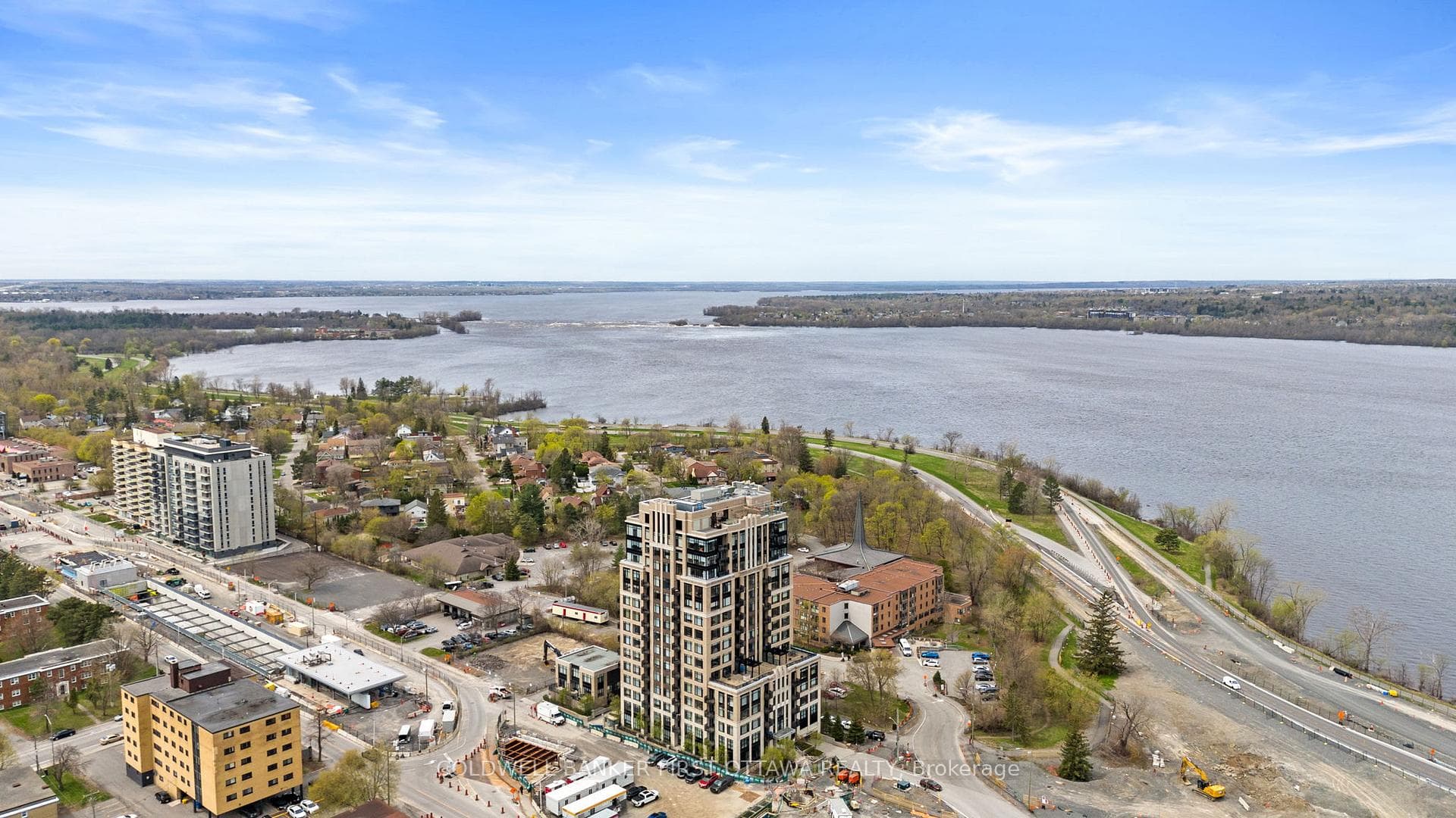 Don't miss this spectacular condo in Westboro!