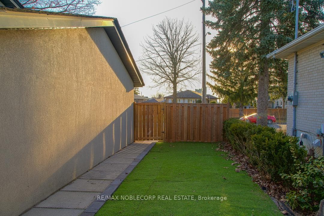 103 Exbury Road photo 11