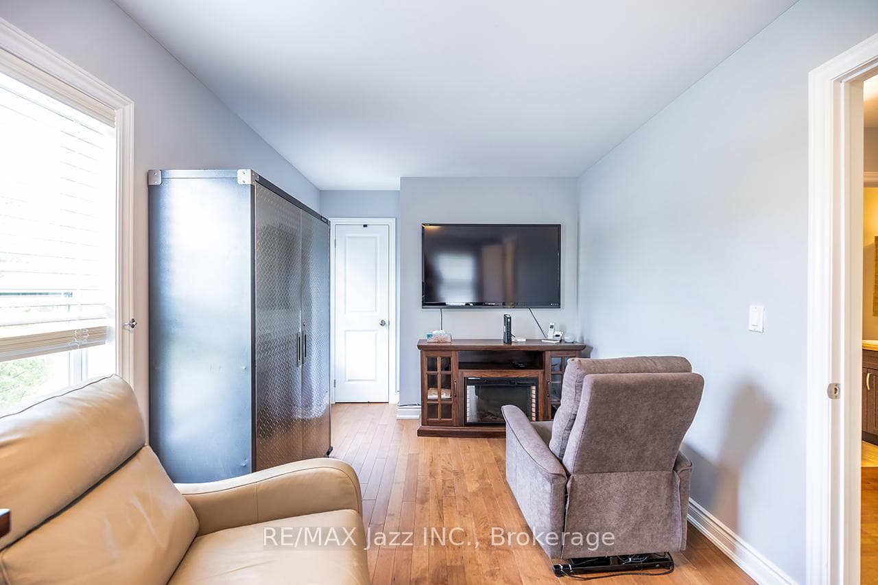 808 Hudson Street photo 21