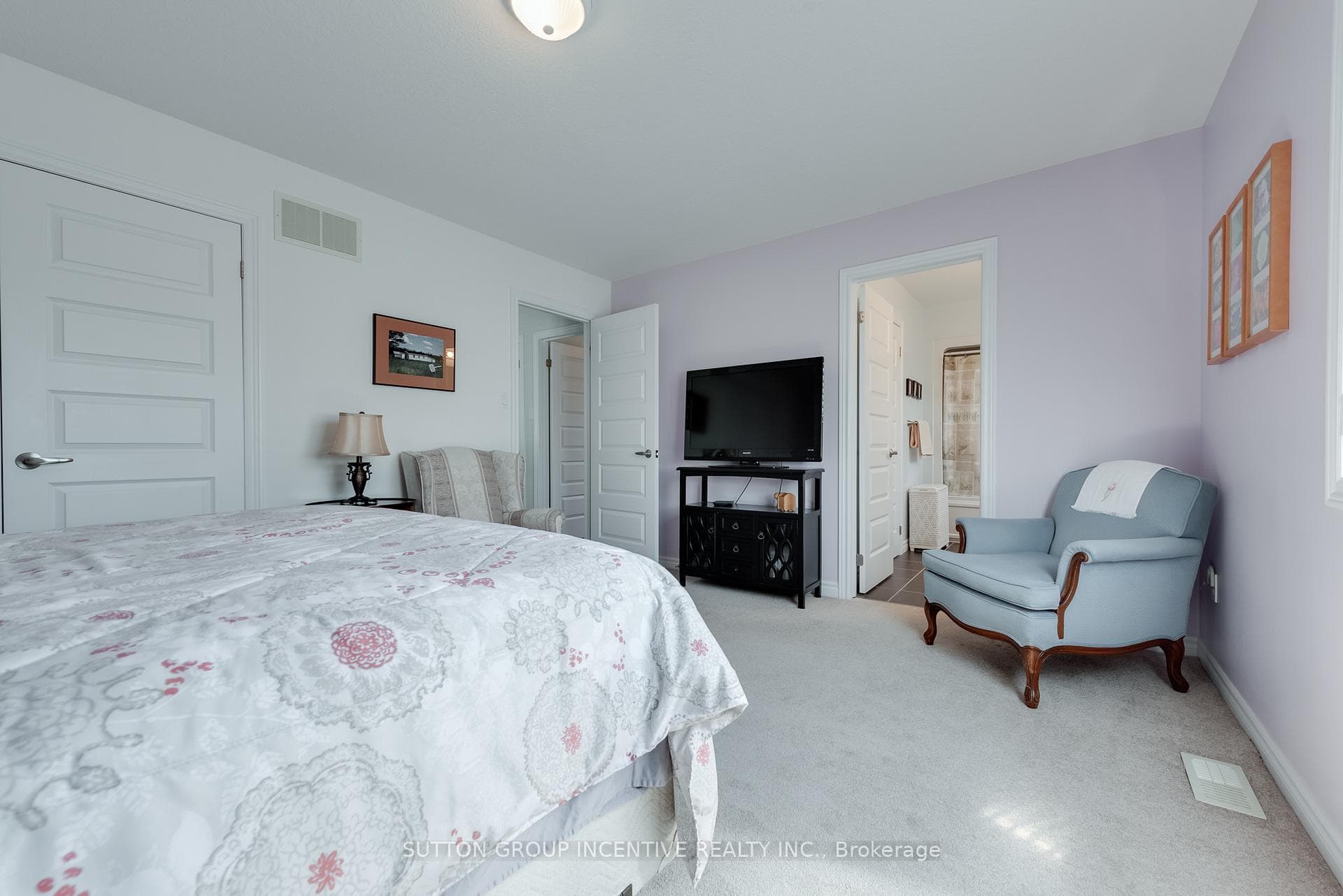 13 Irwin Crescent photo 30