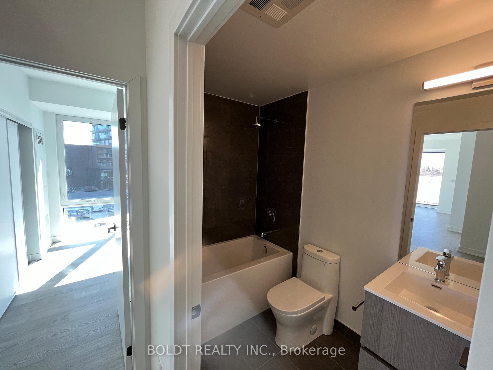 215 Lakeshore Road Unit 343 photo 5