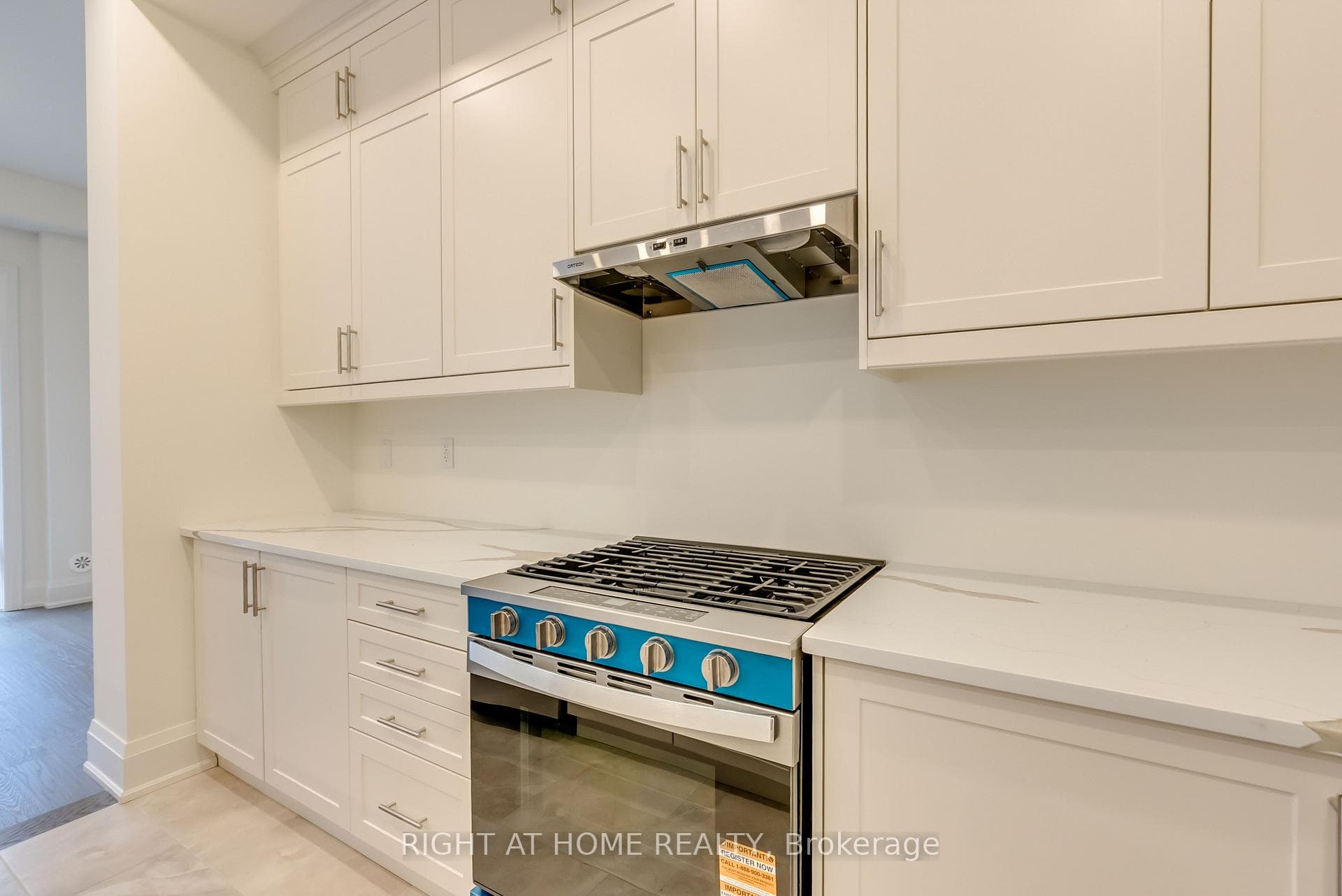 3319 Taha Gardens photo 12