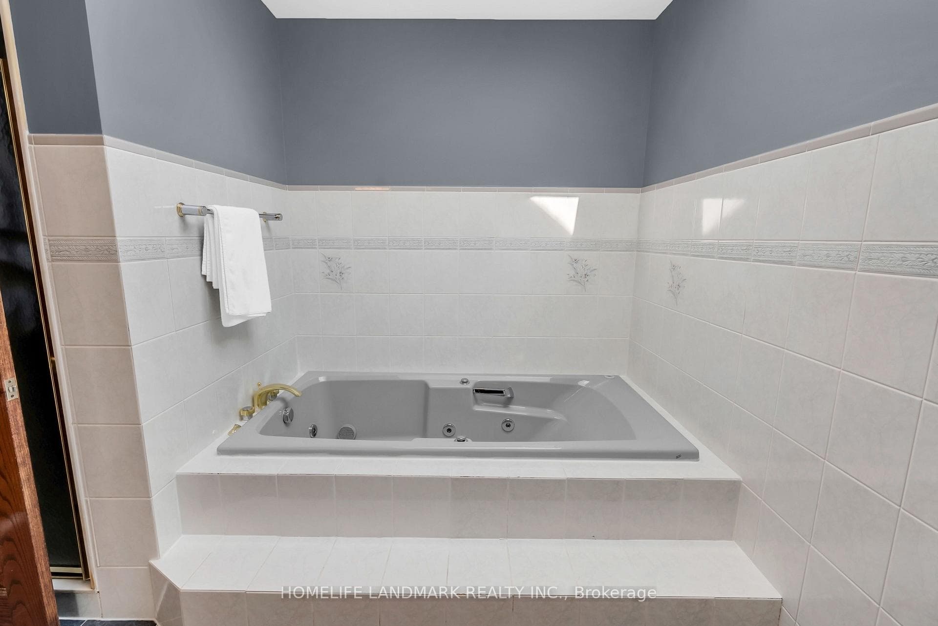 193 Codsell Avenue photo 35