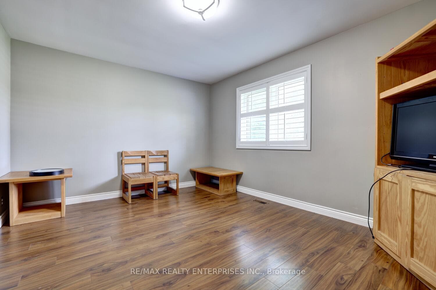 1751 Queen Street photo 13