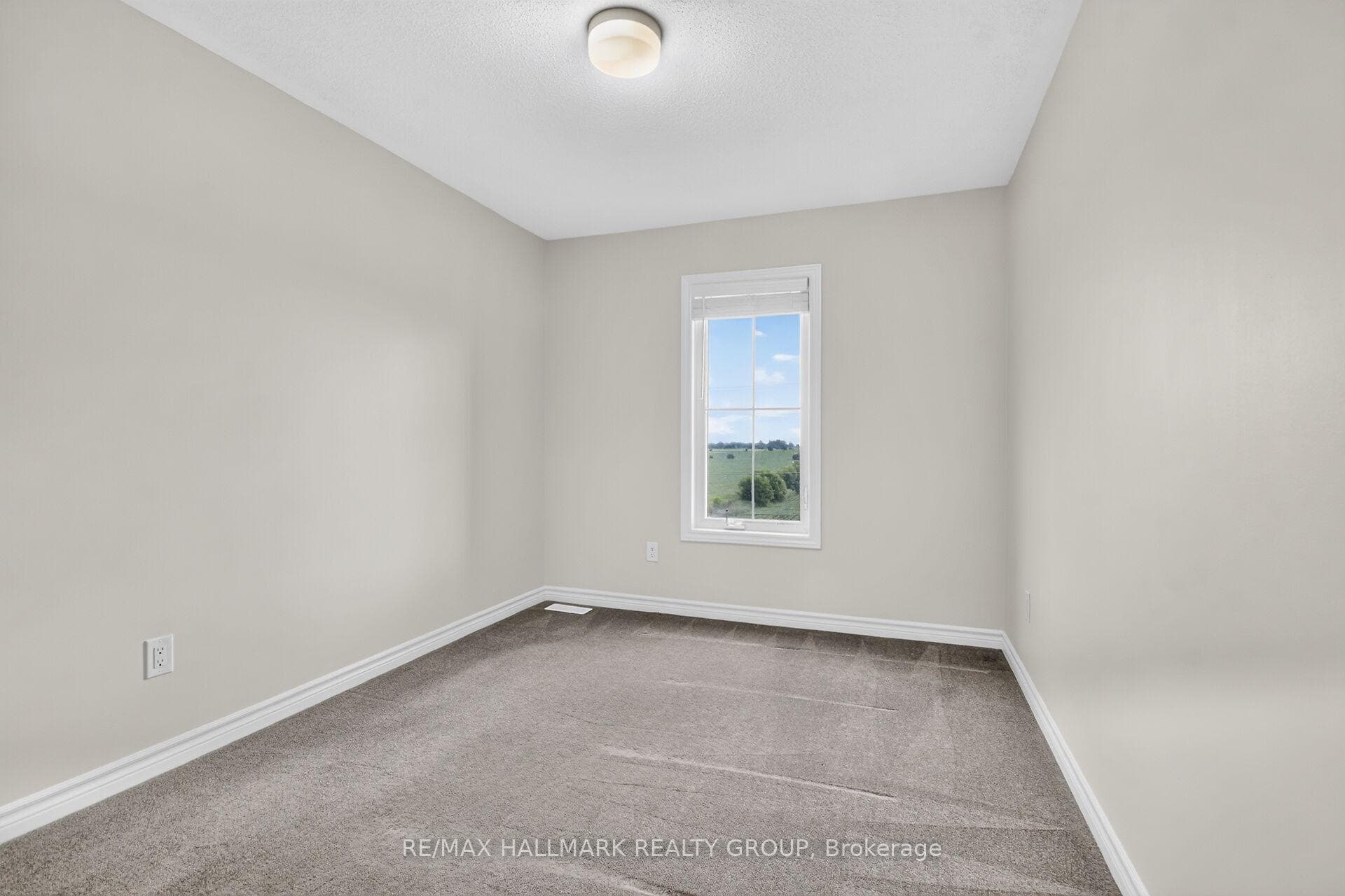 235 Hibernian Walk photo 21