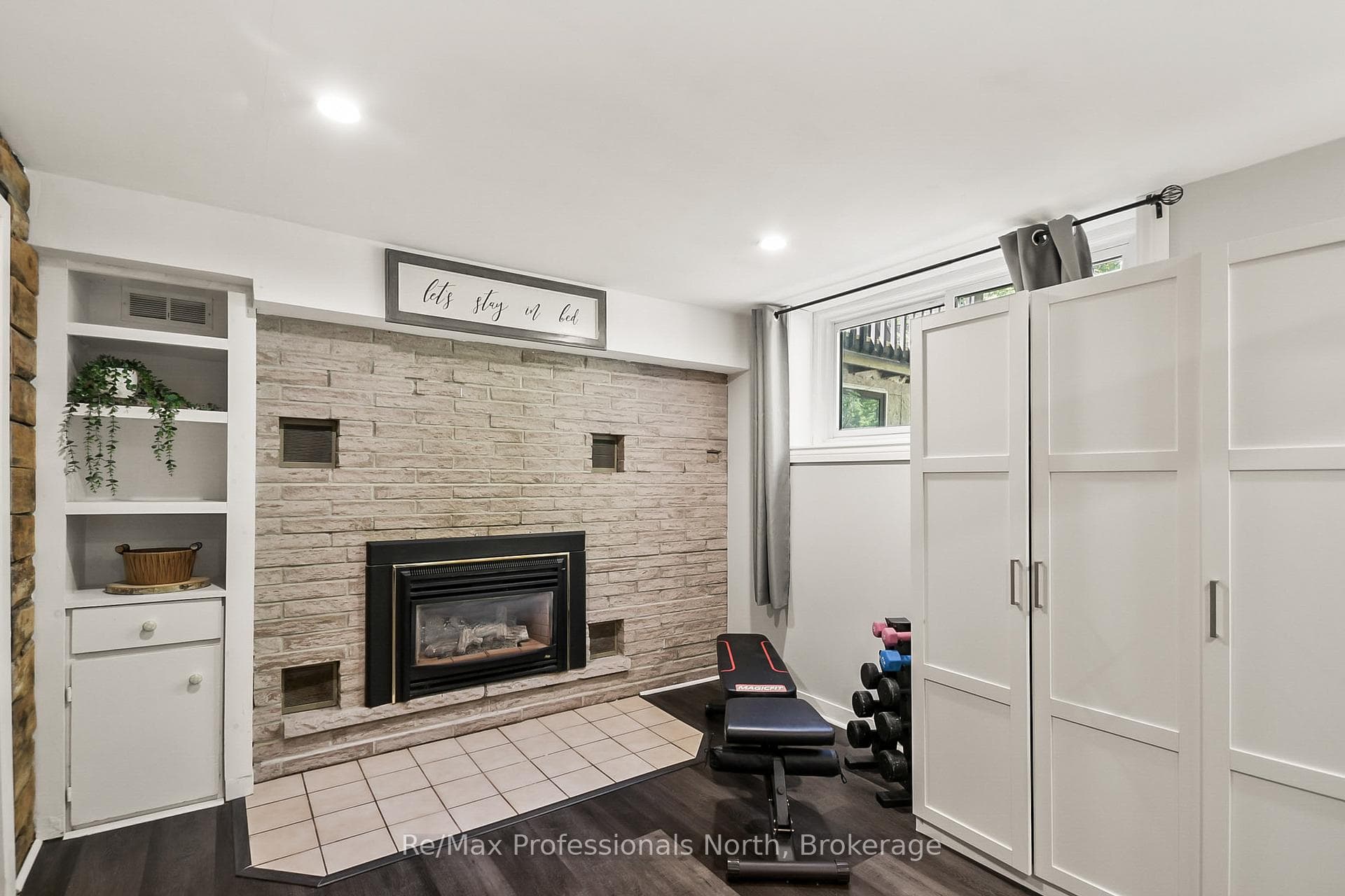 110 FRASER Street photo 27
