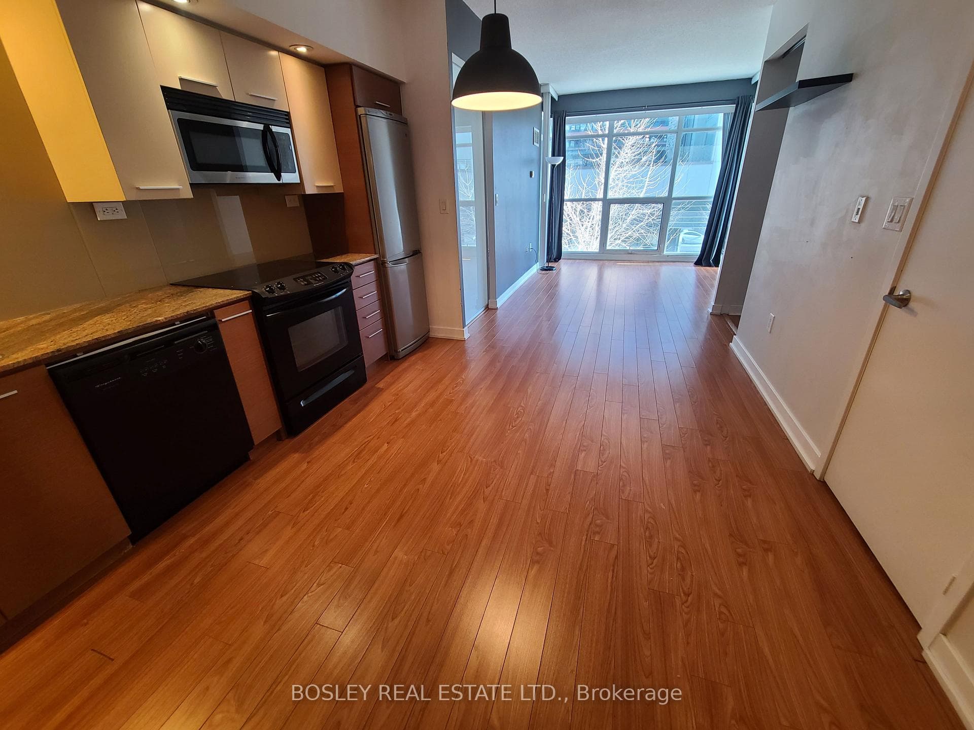 8 Telegram Mews Unit 208 photo 4