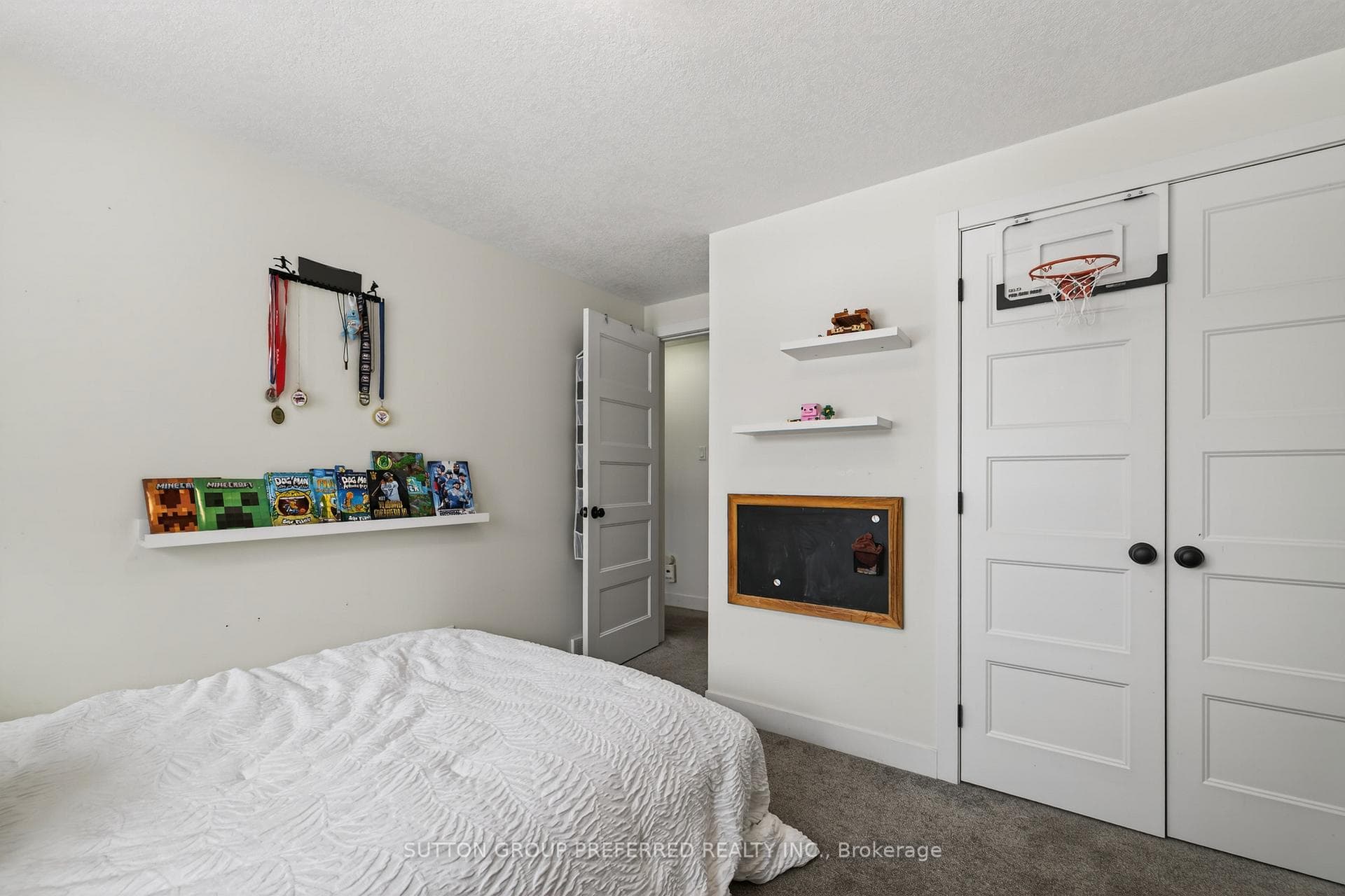 44 Cumberland Crescent photo 23