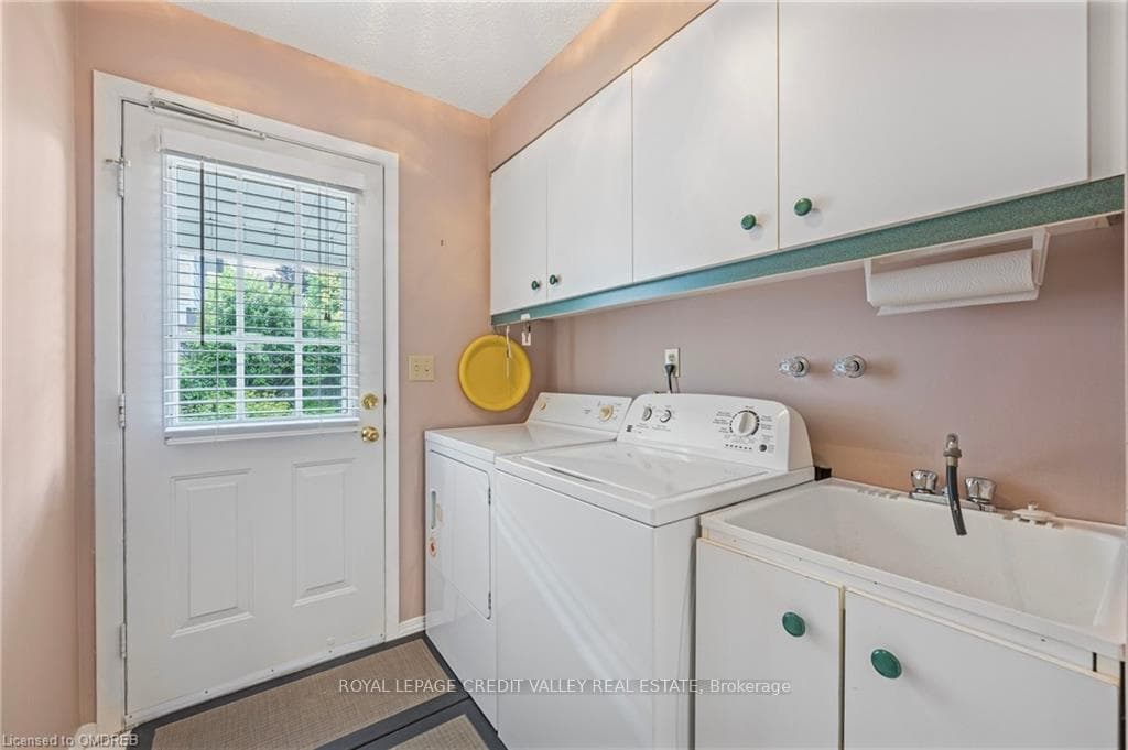 33 Greystone Crescent photo 20