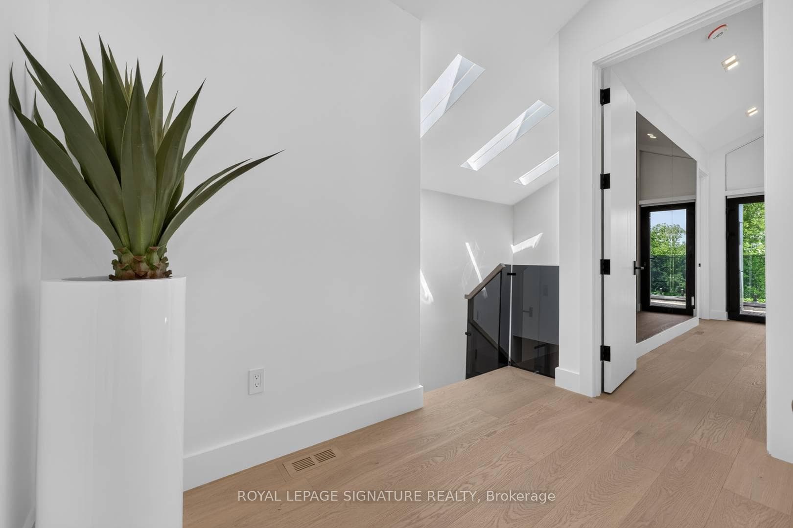 156 Snowdon Avenue photo 36