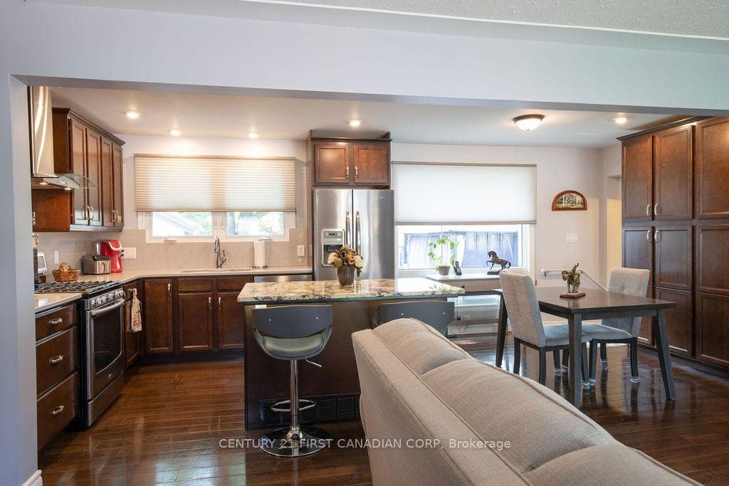 252 Rapley Street photo 4
