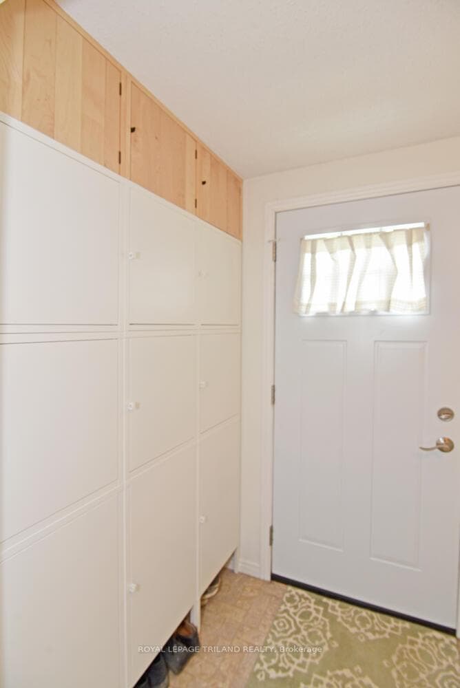 299 Glen Abbey Court photo 6