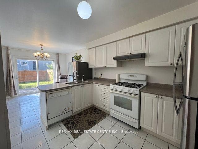 1063 Laurier Avenue photo 10