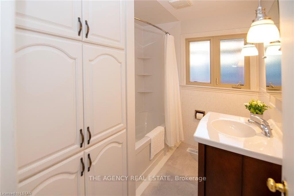 634 ROSS Street photo 19