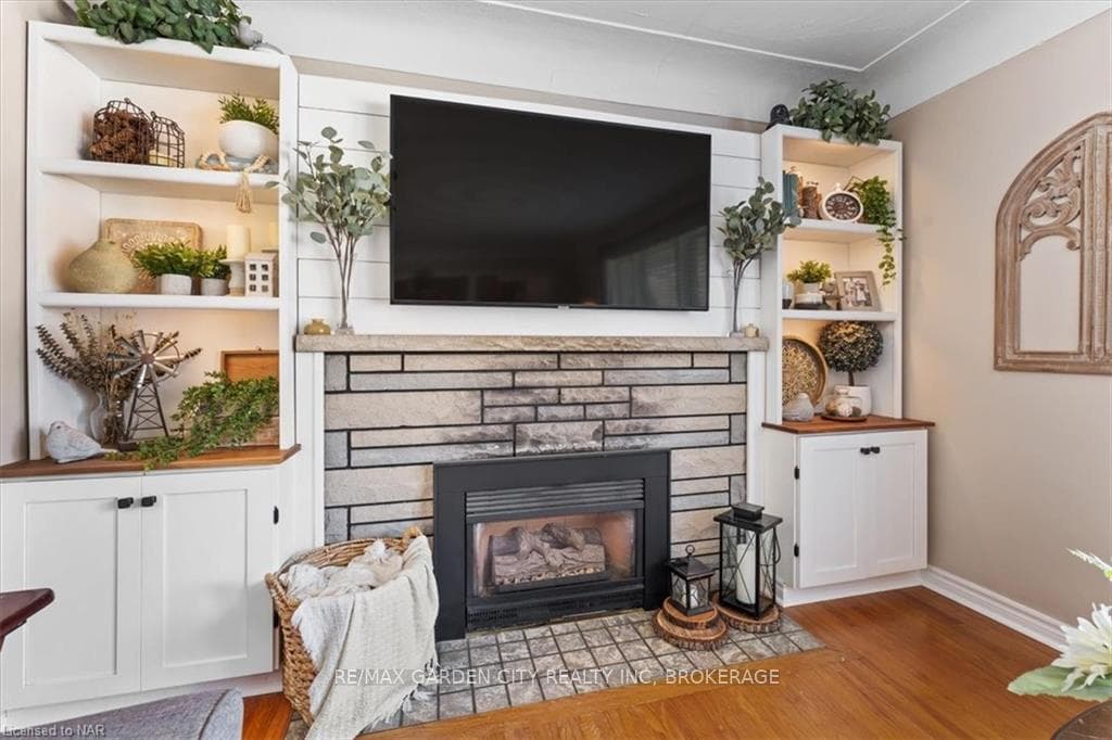 16 Hazelwood Avenue photo 8