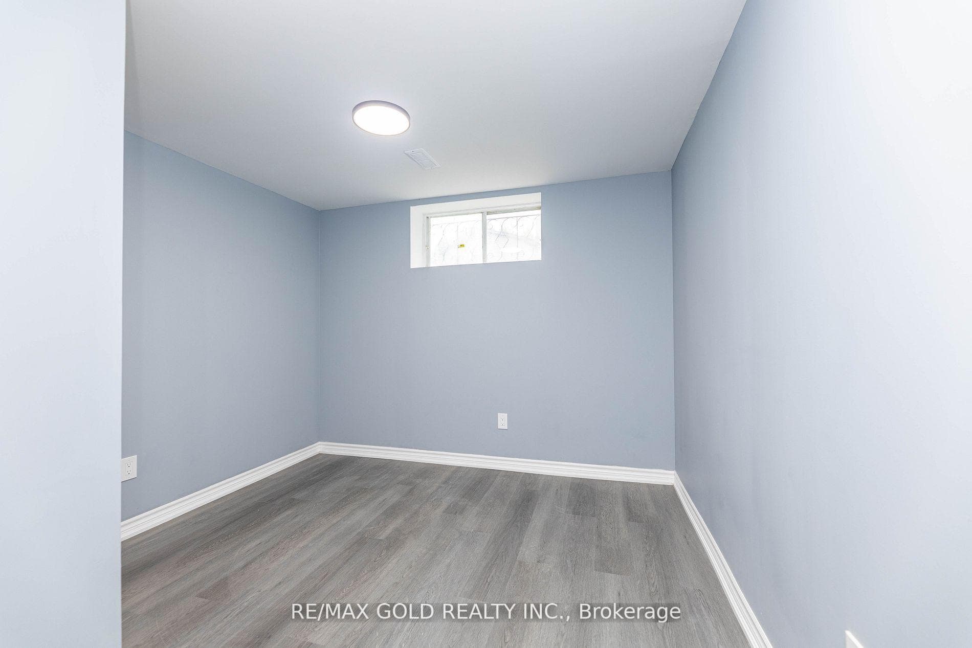 28 Curtis Drive Unit Lower photo 9