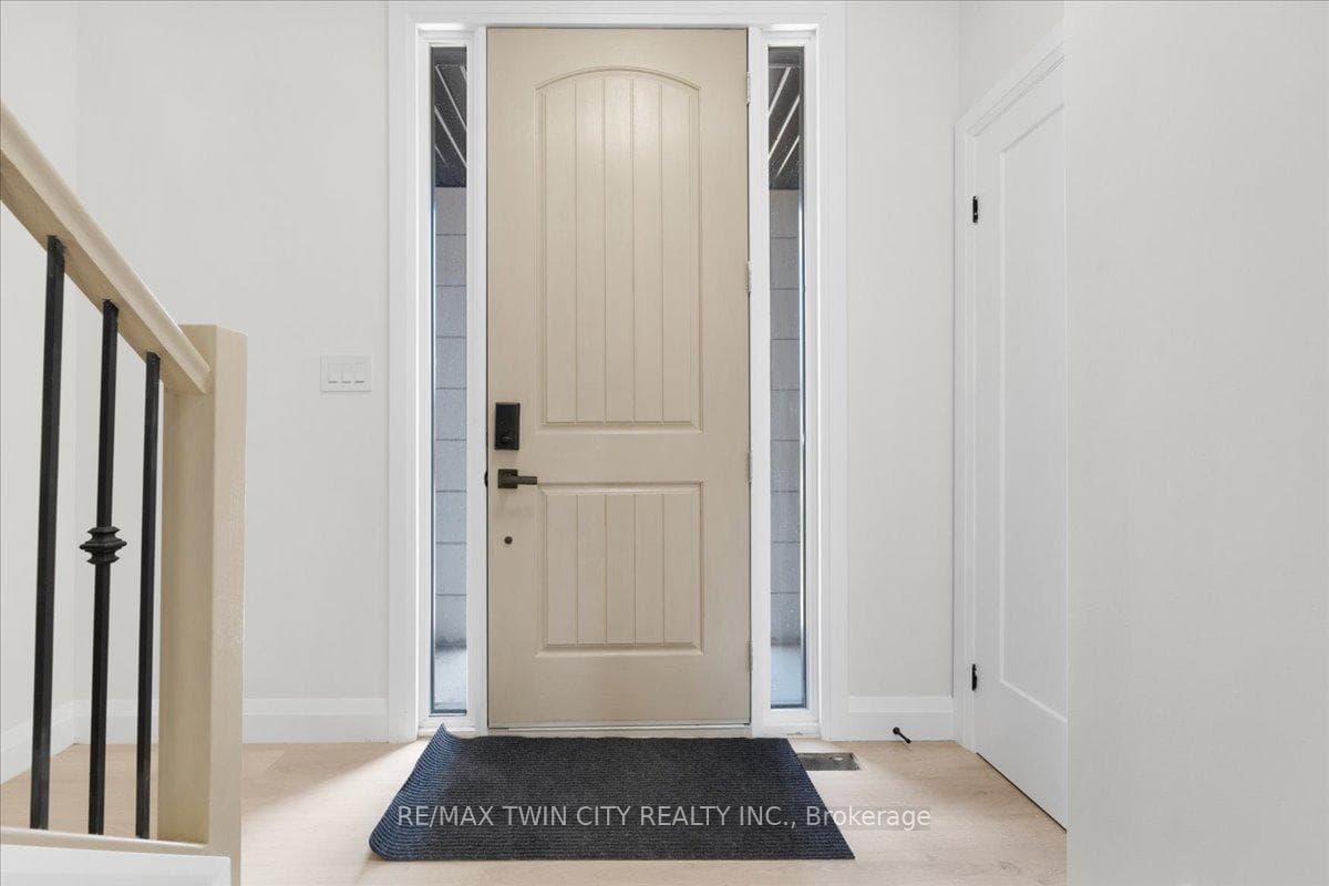 253 Kensington Avenue Unit 3 photo 2