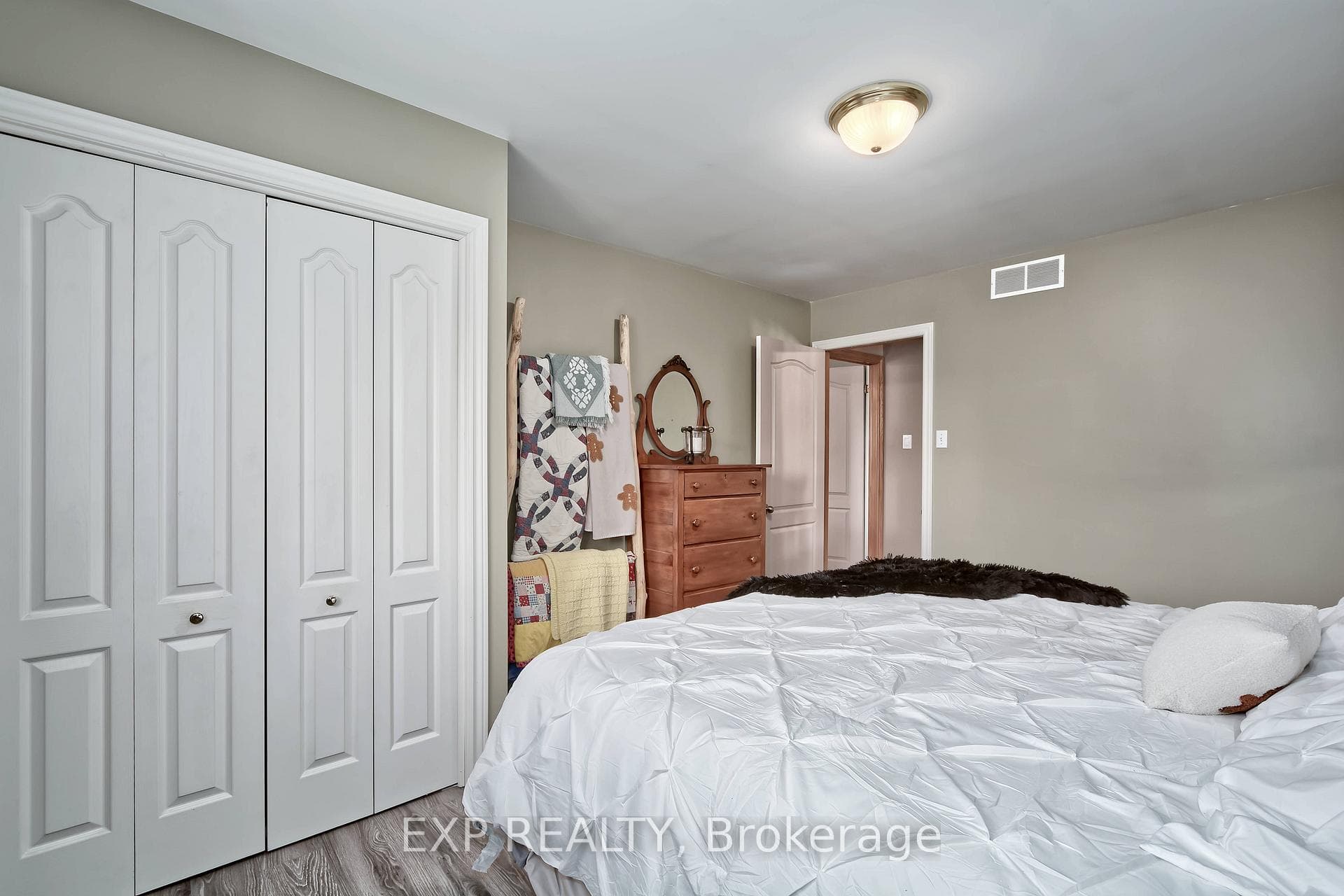 57186 Eden Line photo 29