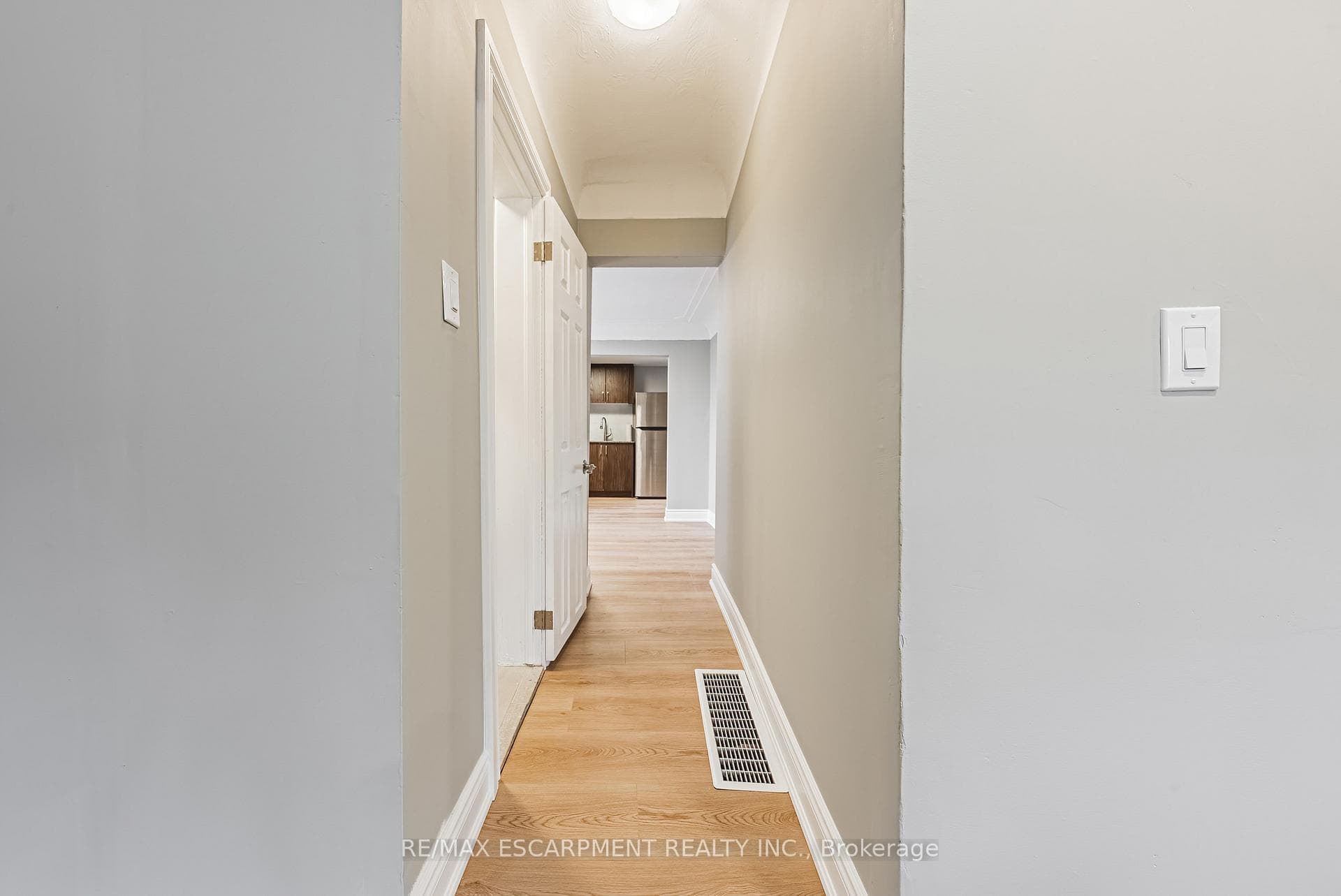24 Rowanwood Street photo 8
