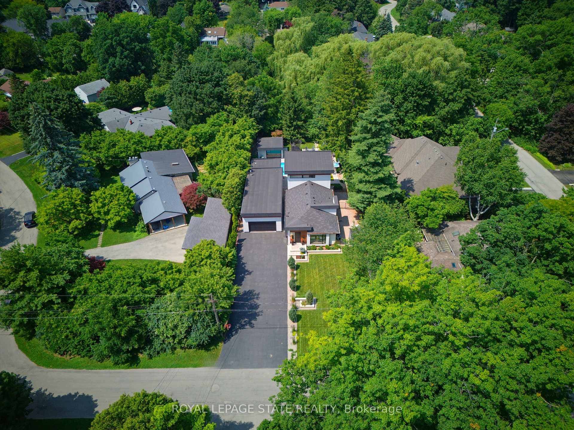 282 Robina Road photo 4