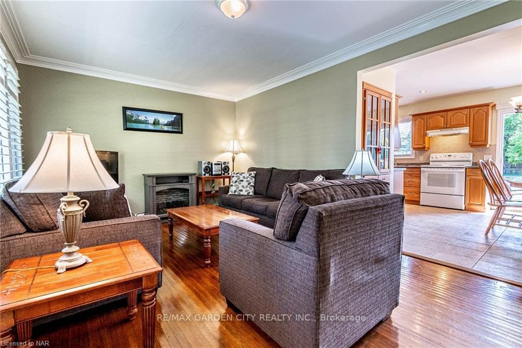 50 Woodelm Drive photo 8