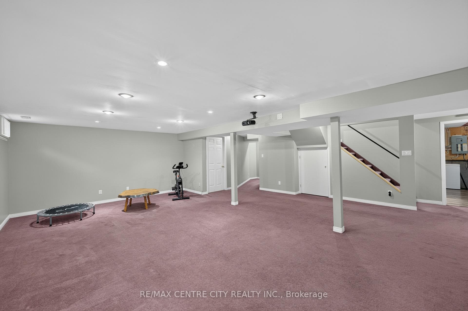 15 Cavanaugh Crescent photo 40