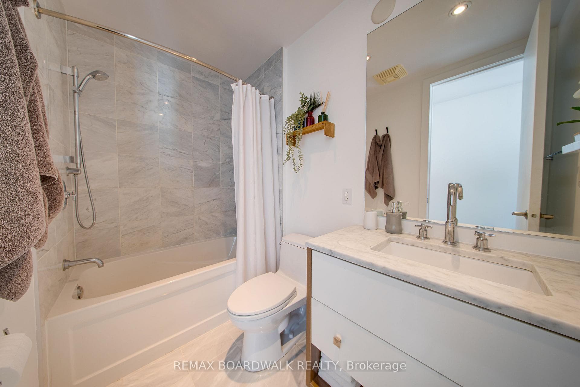 300 LISGAR Street Unit 803 photo 40
