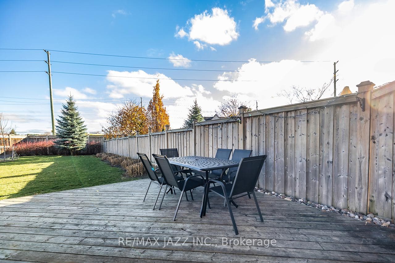 35 Summerside Avenue photo 32