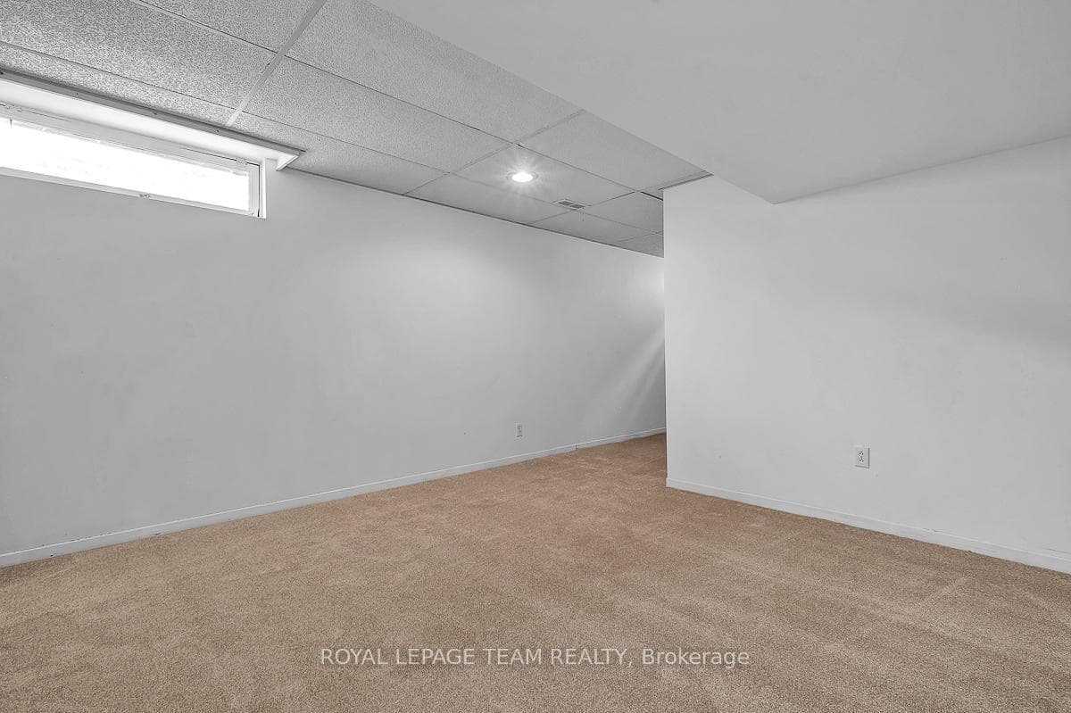 25 Fox Hunt Avenue photo 44