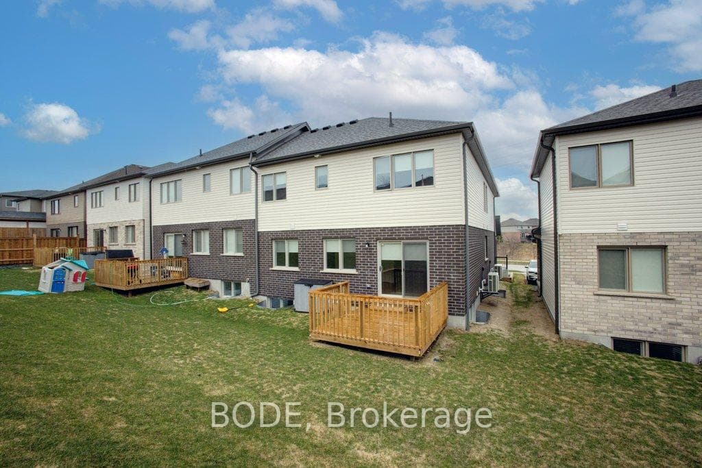 11 Rockcliffe Drive Unit 2 photo 25