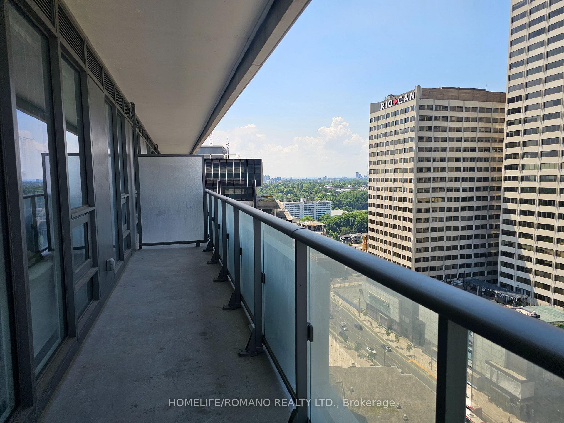 2221 Yonge Street Unit 1901 photo 8
