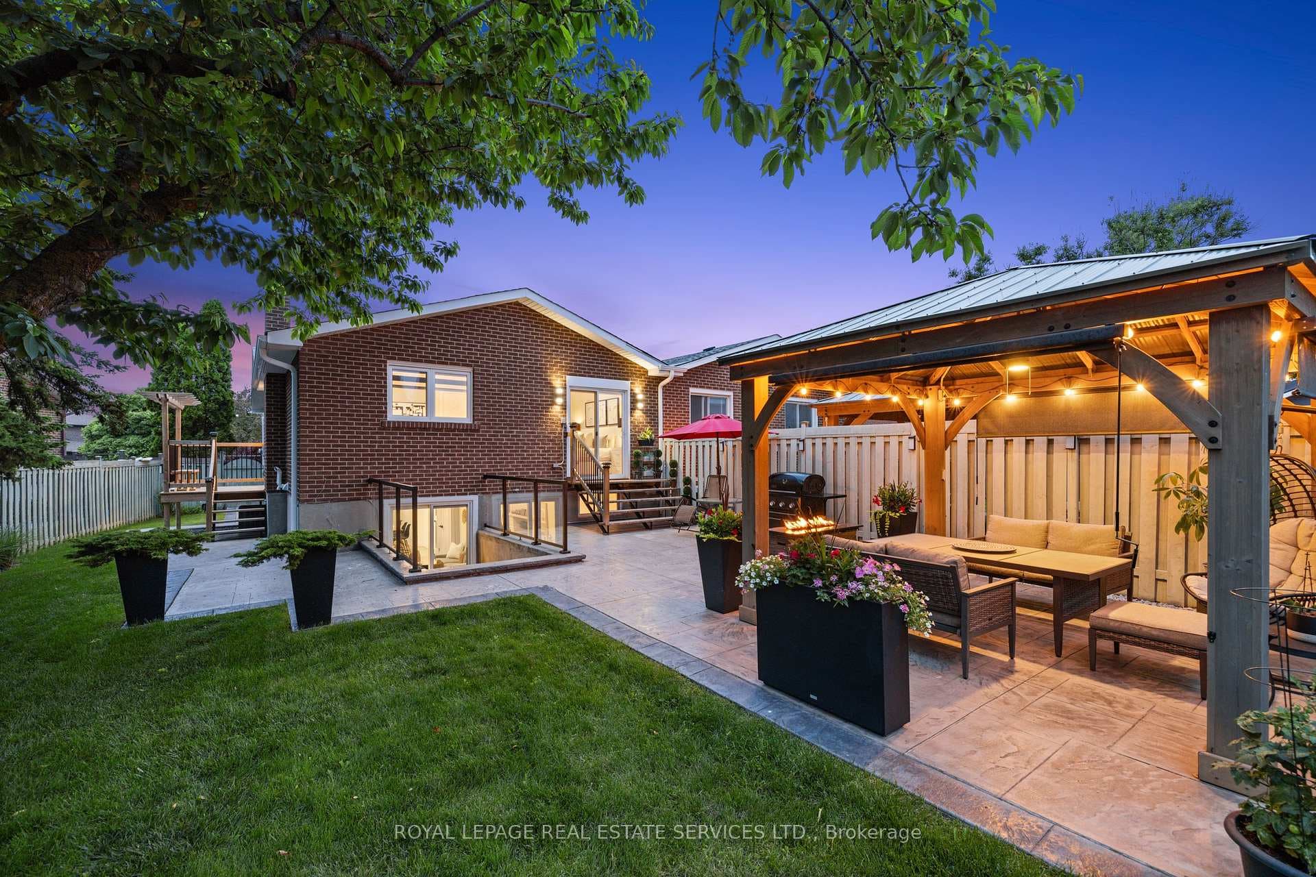 4052 Dunmow Crescent photo 37