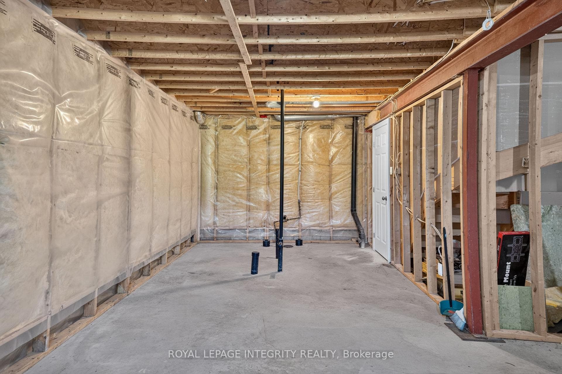 275 Kiwanis Court photo 29
