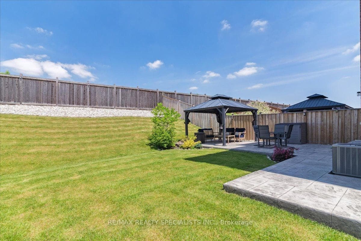 280 Fasken Court photo 32