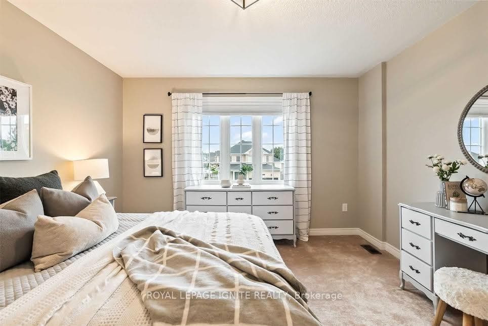 54 Albert Street photo 18