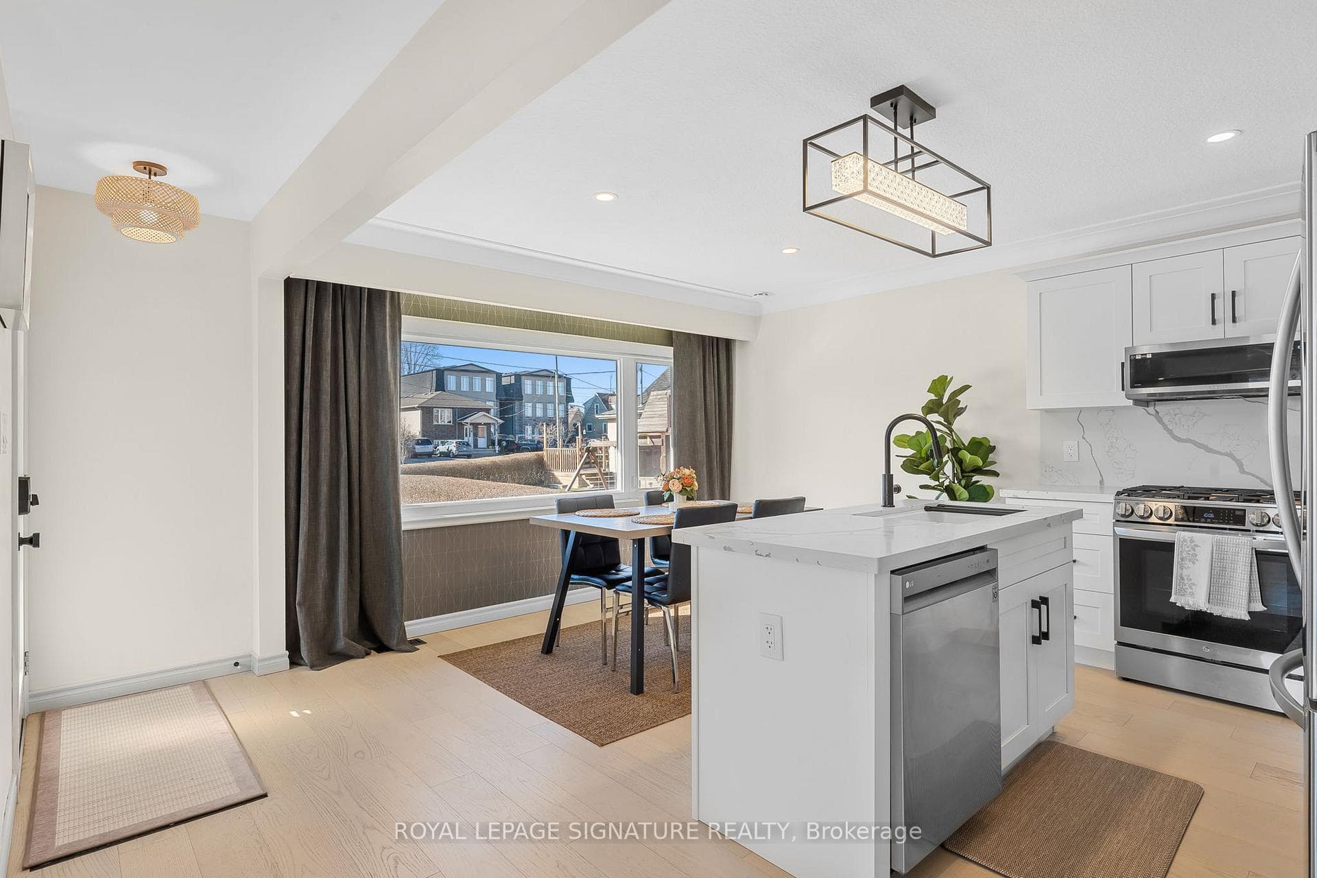 111 Eastchester Avenue Unit Upper photo 11