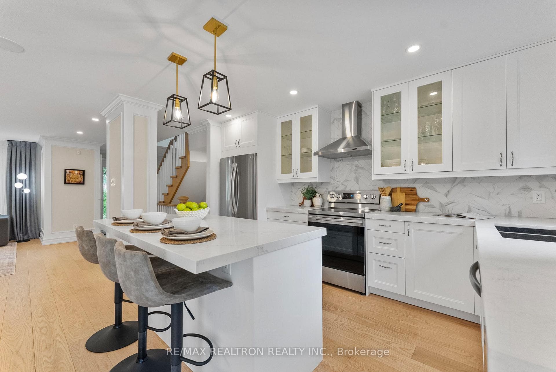250 Glenforest Road photo 18