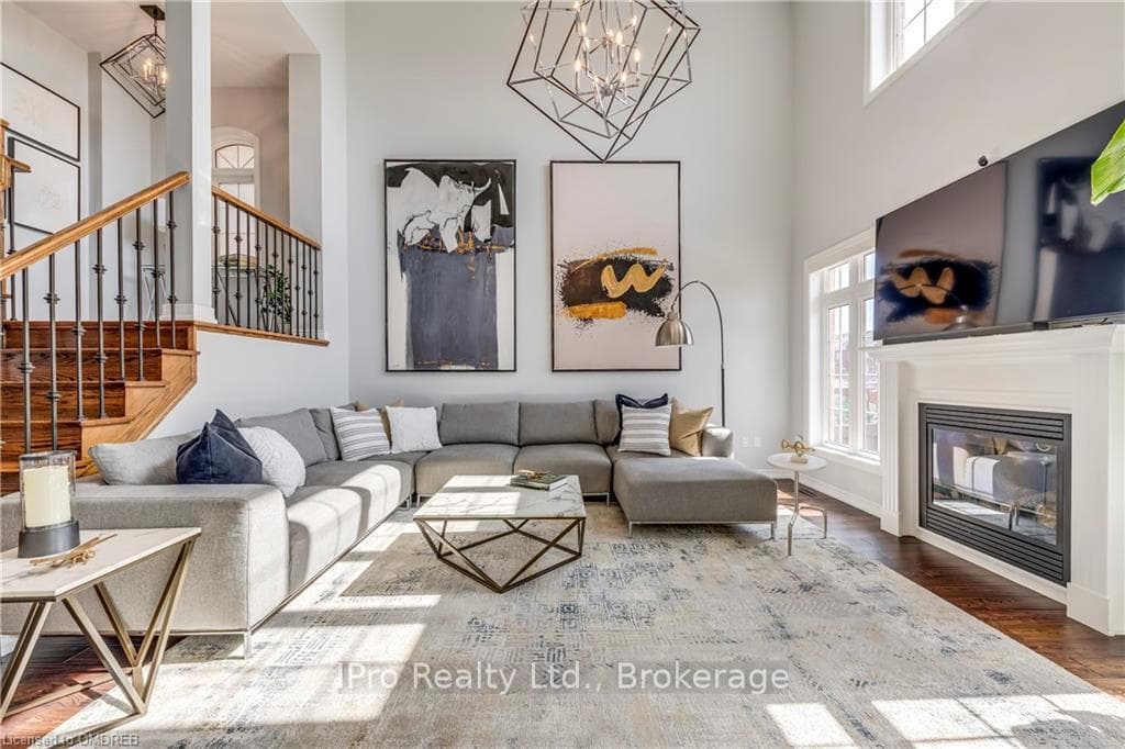 606 NAIRN Circle photo 7
