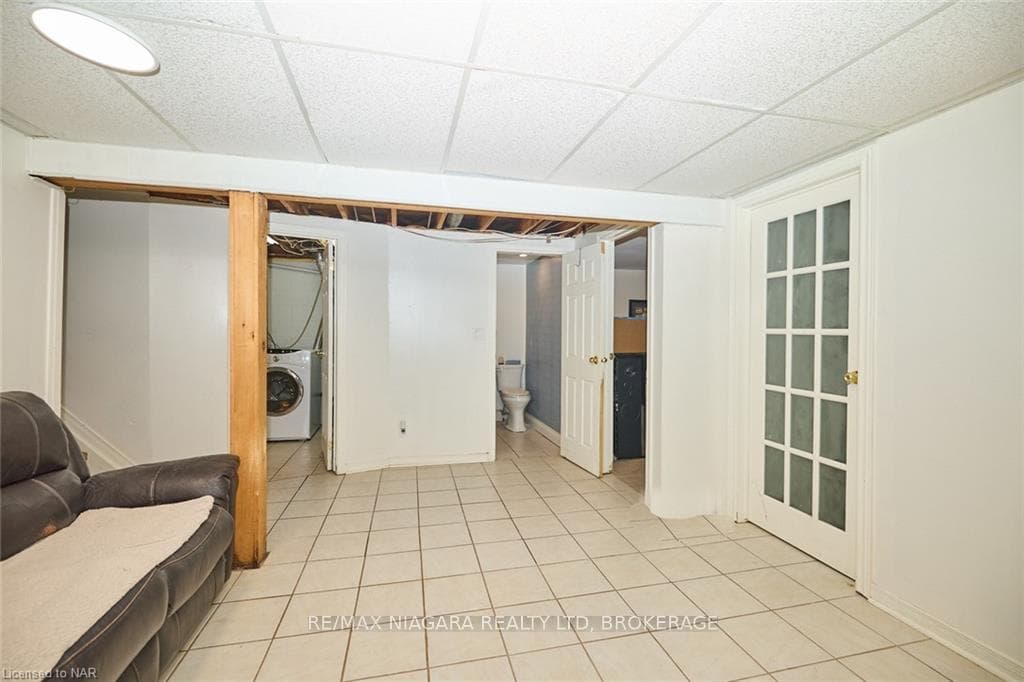 31 LORIMER Street photo 24