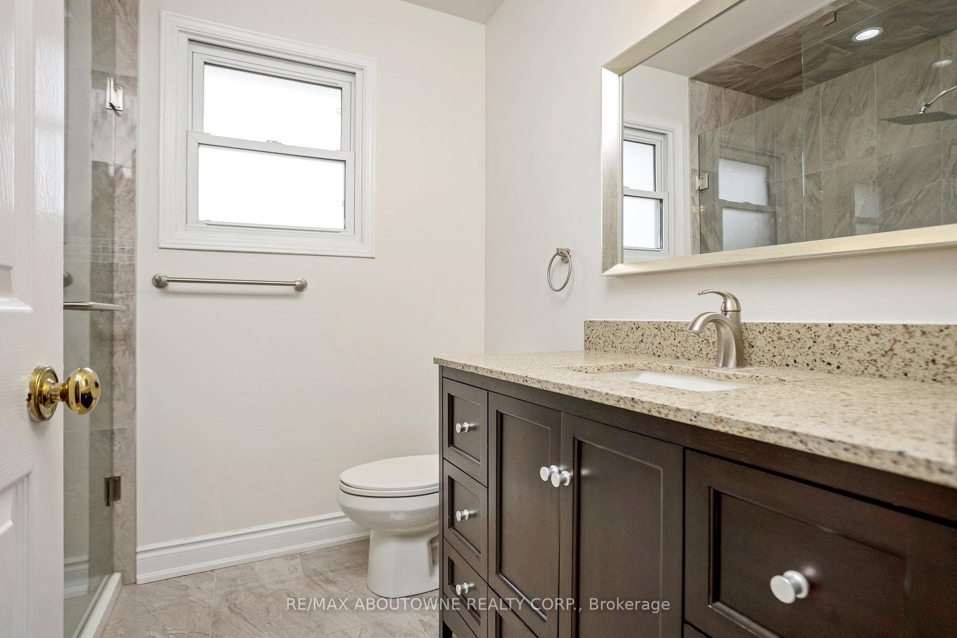 2235 Grenville Drive photo 28