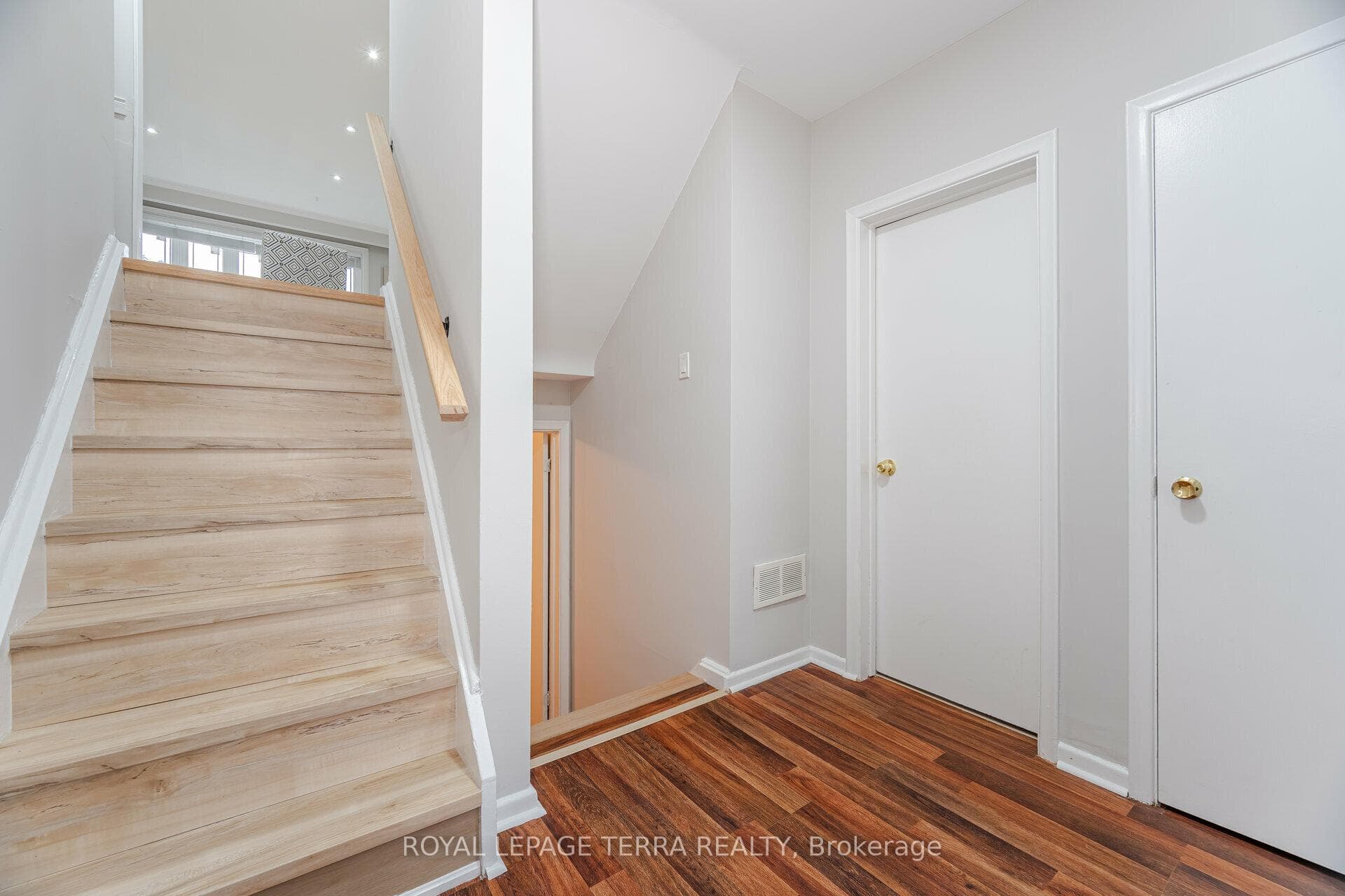 114 Milford Haven Drive photo 23