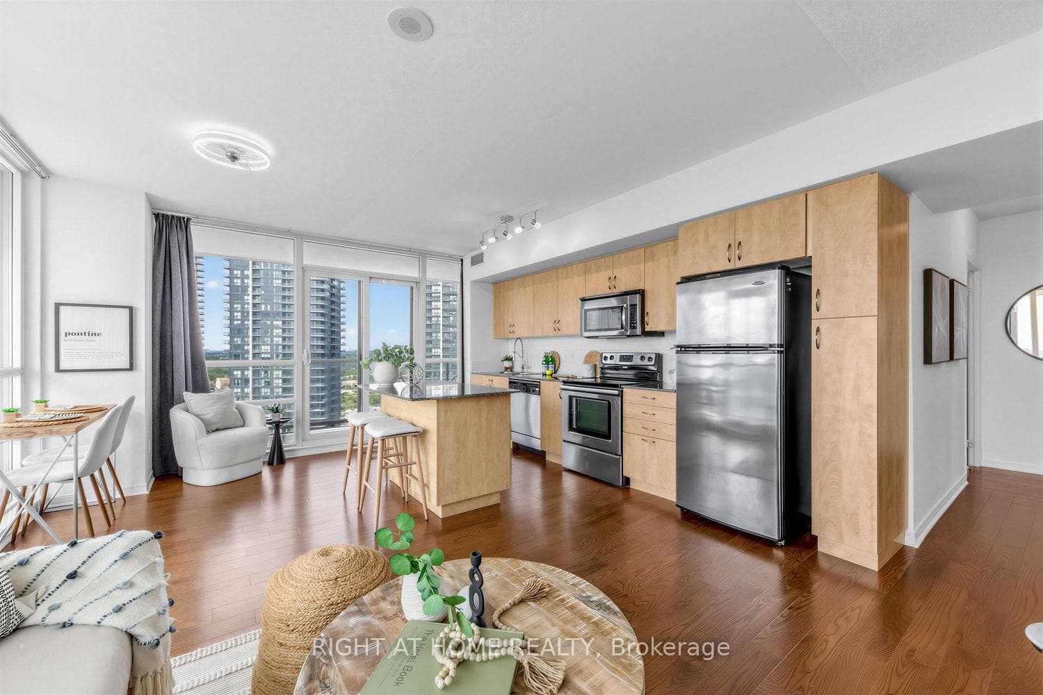 2240 Lake Shore Boulevard Unit 3104 photo 4