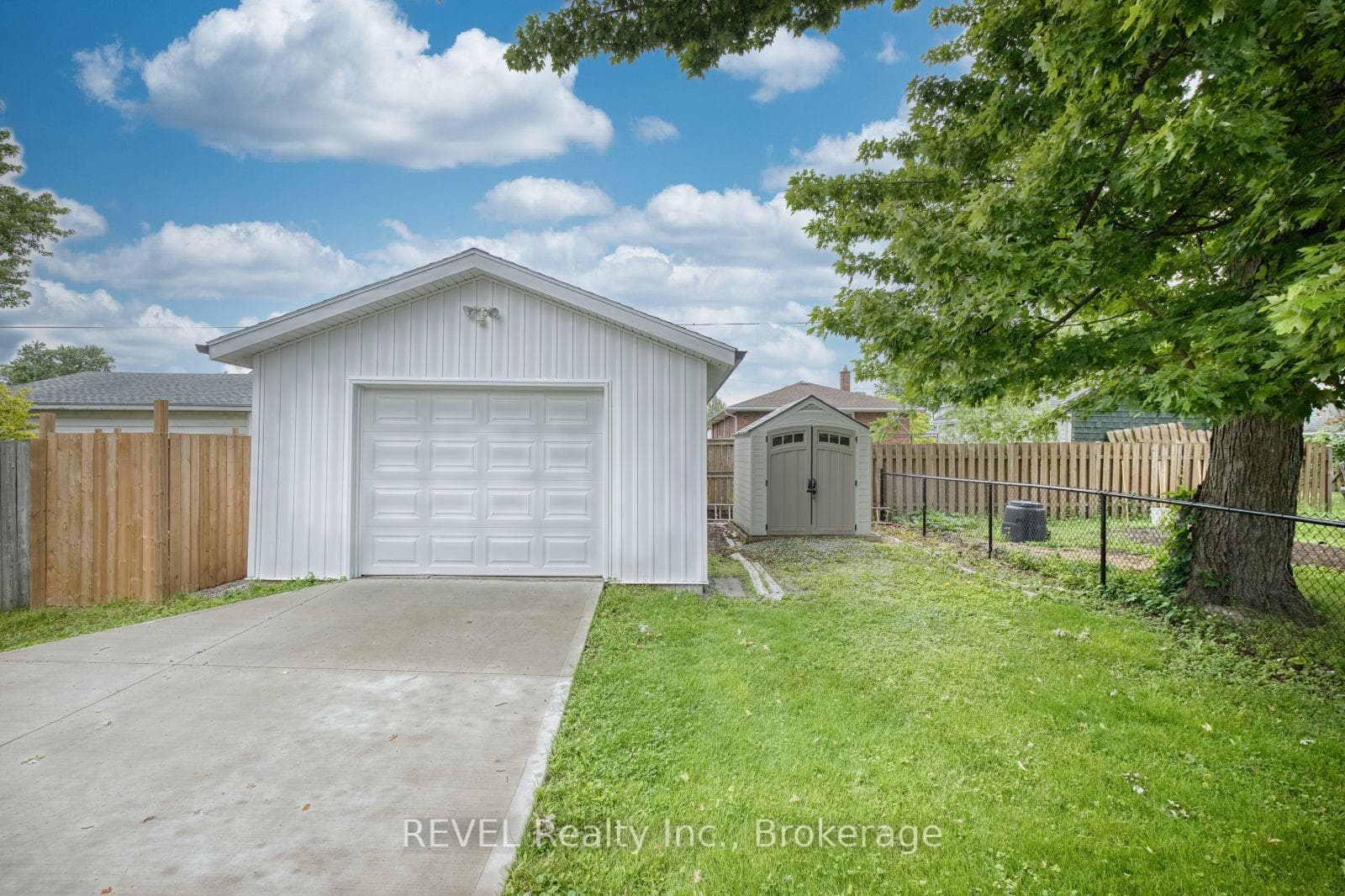 35 HUMBOLDT Parkway photo 14