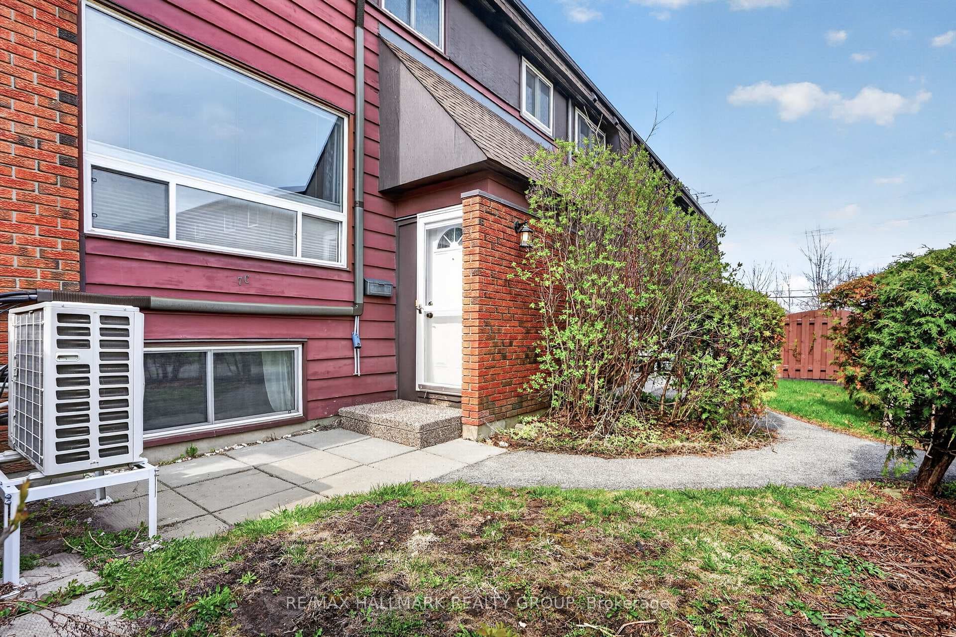 Private front yard
