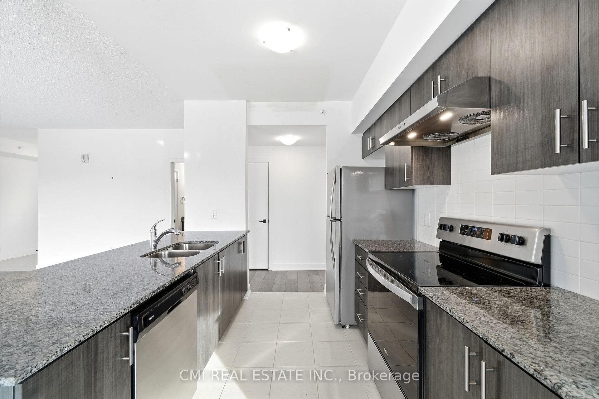 4 Spice Way Unit 501 photo 15