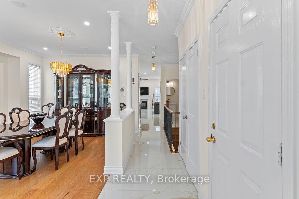 225 Ellis Crescent photo 4