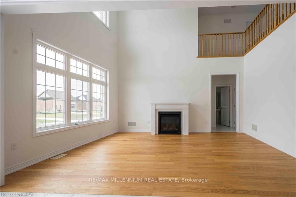 28 Summer Breeze Drive photo 5