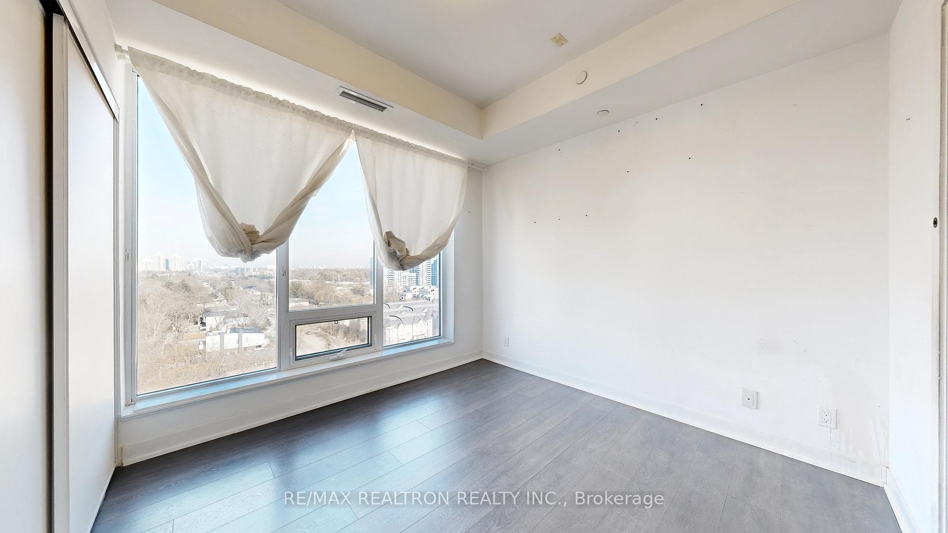 28 Avondale Avenue Unit 1102 photo 13