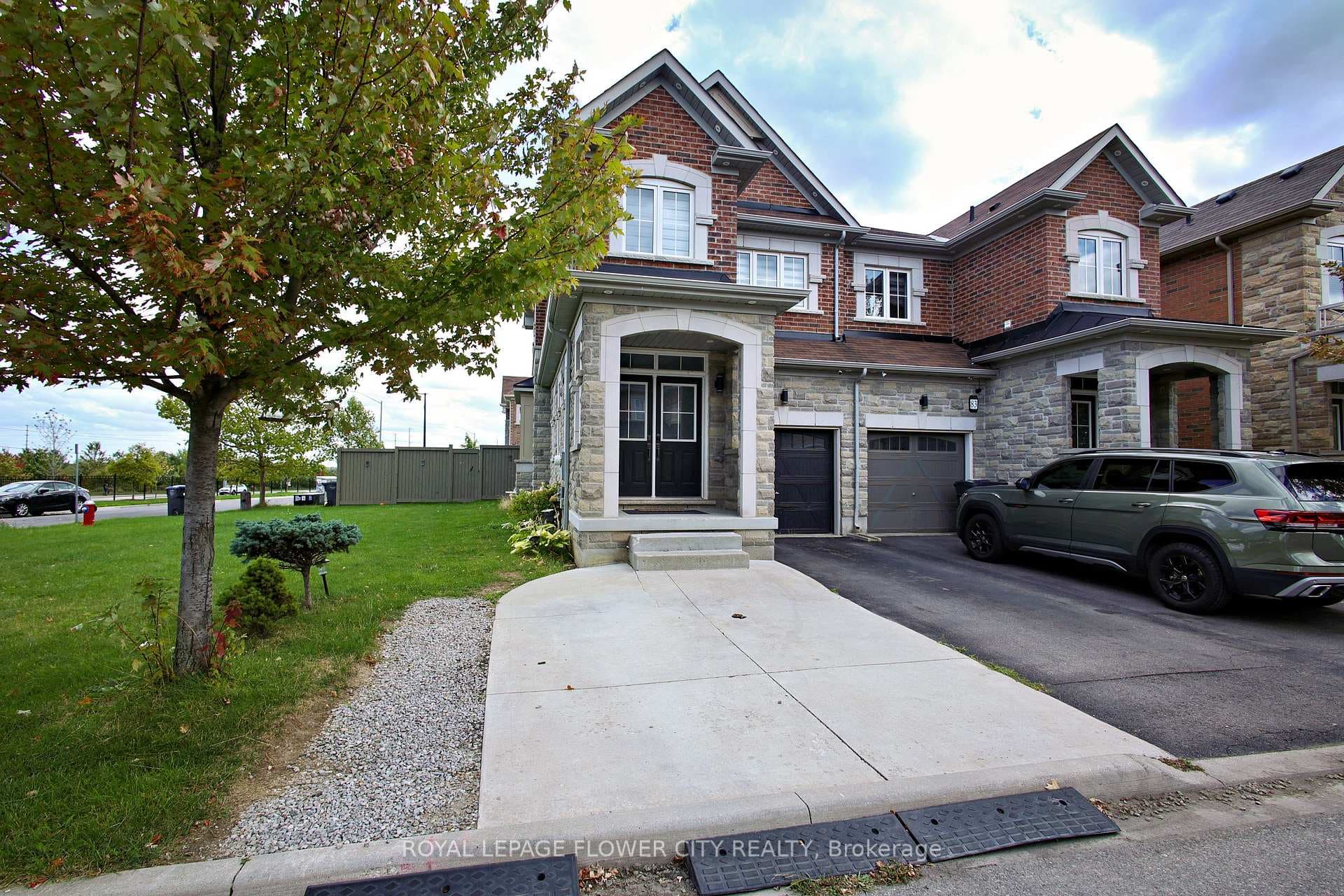 81 Baffin Crescent photo 3