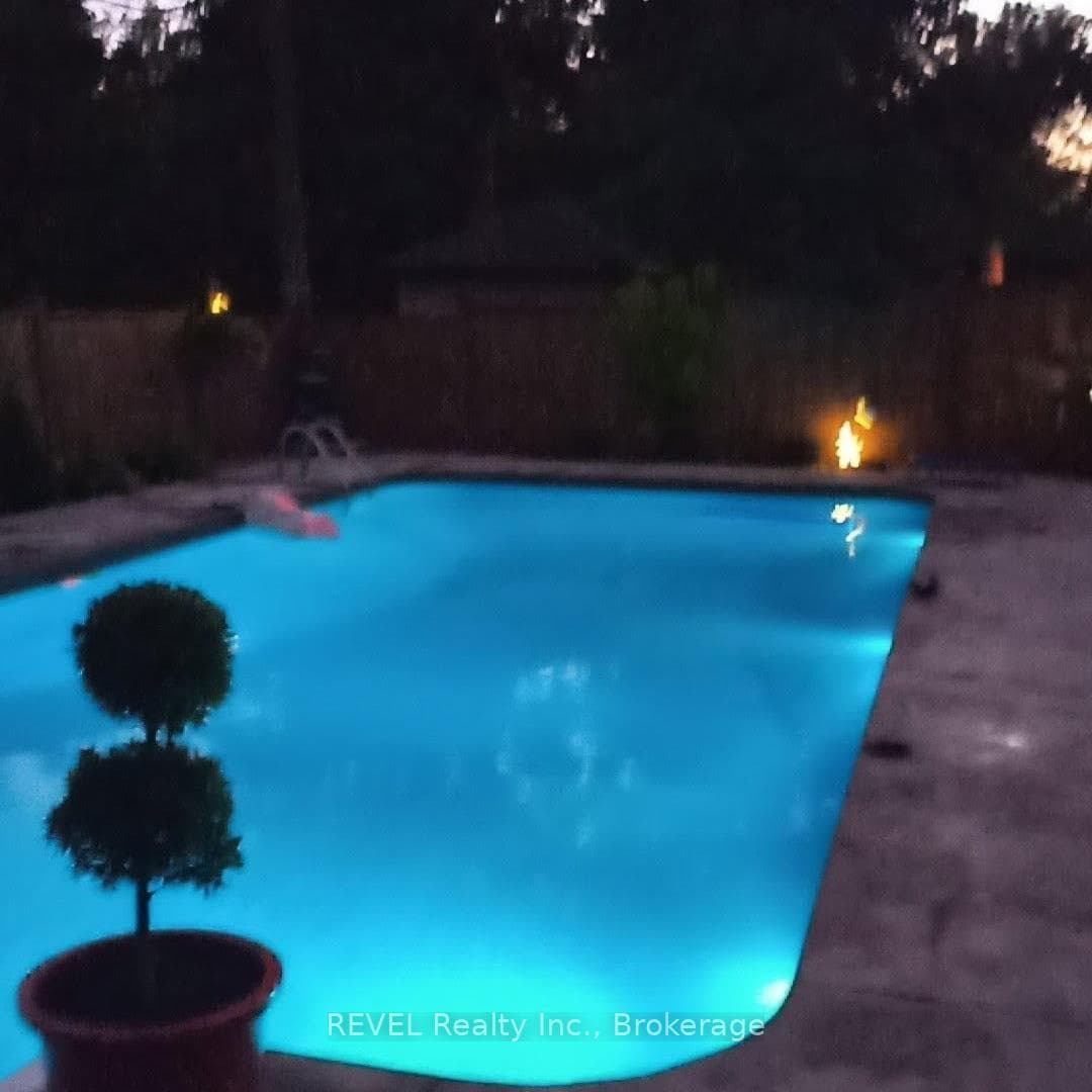 69 Rolling Meadows Boulevard photo 7
